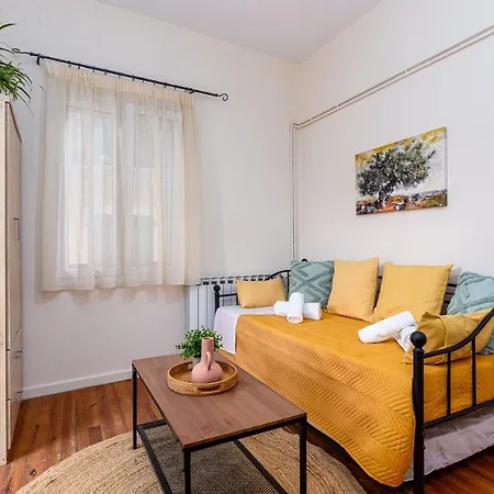 Olivia Apartment *