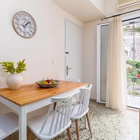 Olivia Apartment *